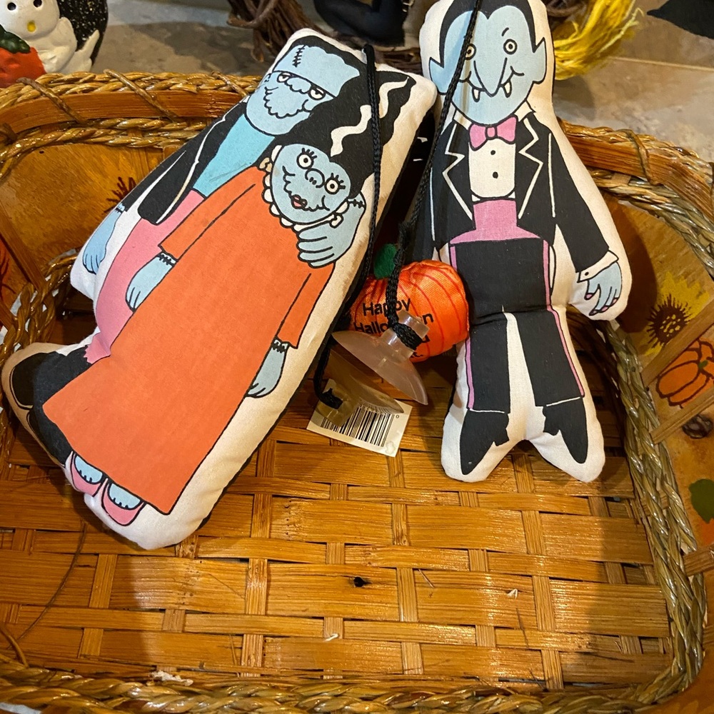8 piece Halloween bundle - Picture 6 of 16